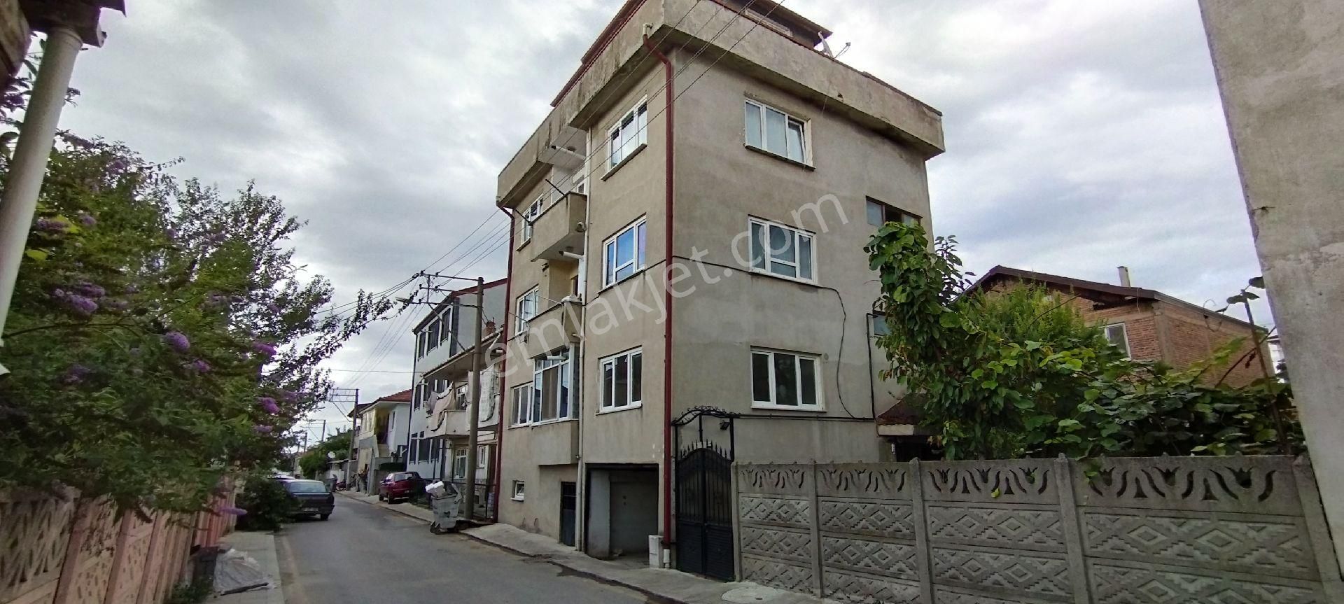 Sakarya Zümrüt Emlak'tan Adapazarı Şeker Mahallesi Pazar Yanında 2+1, Kiralık Daire - Görsel 4