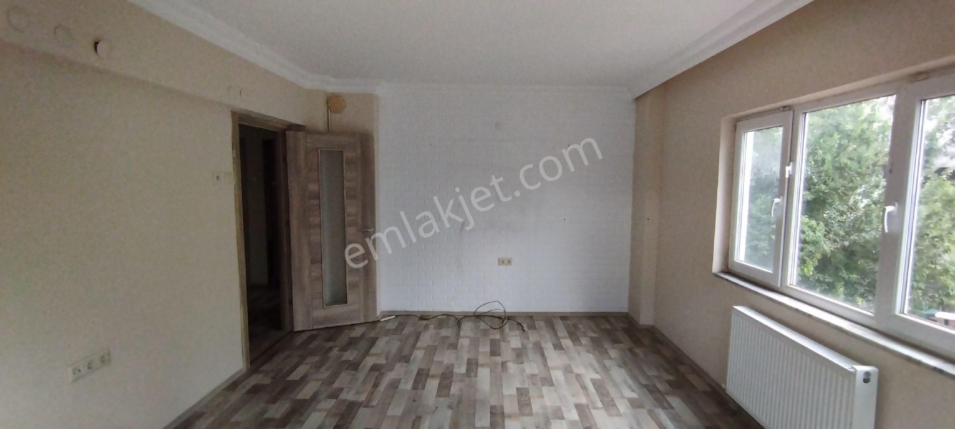 Sakarya Zümrüt Emlak'tan Adapazarı Şeker Mahallesi Pazar Yanında 2+1, Kiralık Daire - Görsel 15