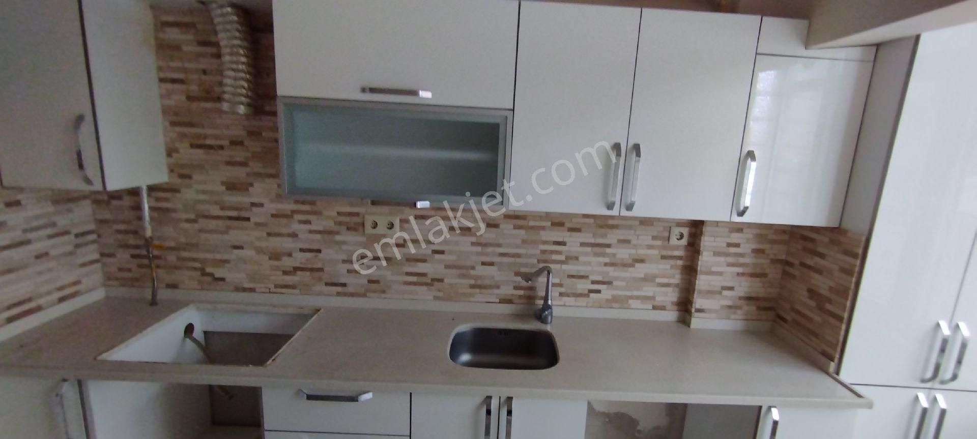 Sakarya Zümrüt Emlak'tan Adapazarı Şeker Mahallesi Pazar Yanında 2+1, Kiralık Daire - Görsel 11