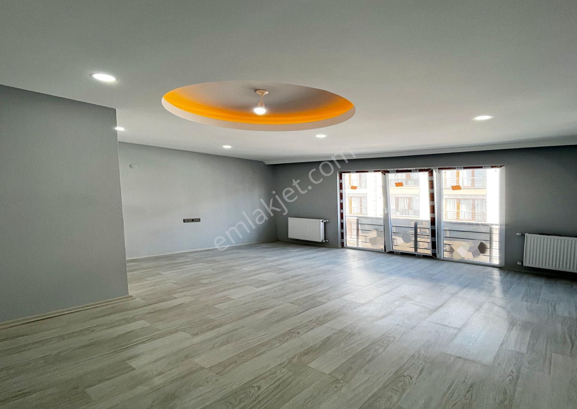 Metrobüse 8 Dk Merkezi Konum Sıfır Ful Dekorlu Geniş 2+1 Satılık - Görsel 2