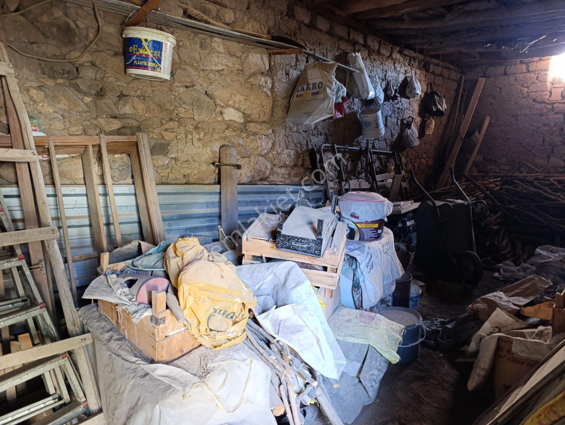 Hatunsaray Da Acil Satılık Müstakil Ev - Görsel 13