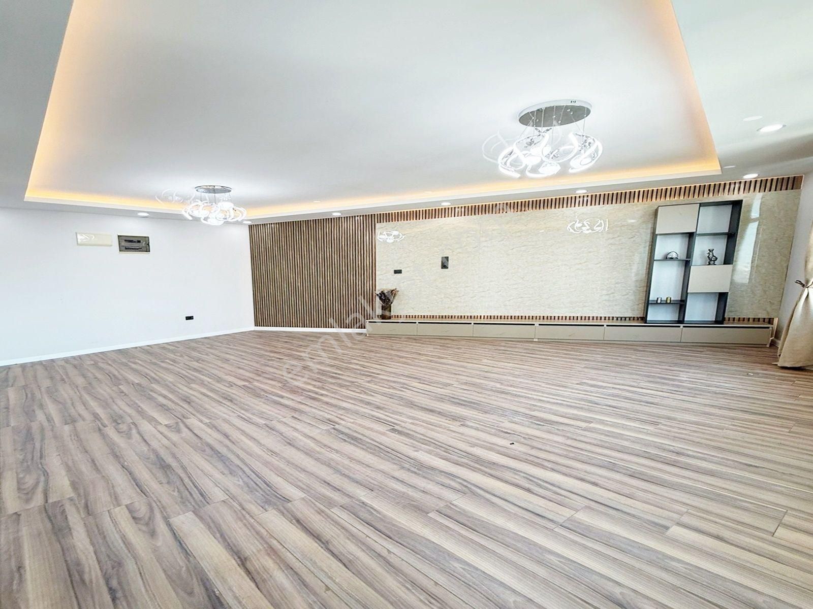 Metrobüse Yakın Güvenlikli Havuzlu Site İçi 1+1 Satılık Daire !! - Görsel 16