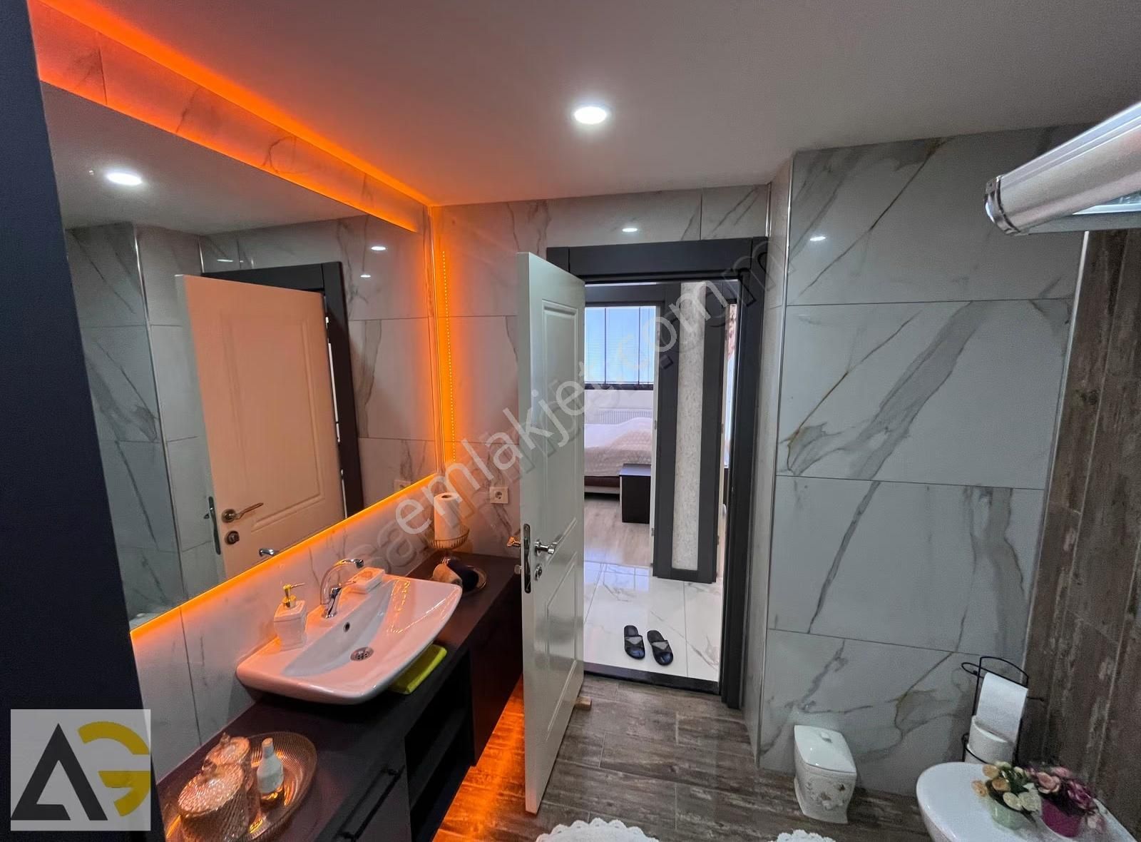 Auradan Mezitli Yaşardoğu Caddesinde Eşyalı Satılık 4+1 Daire - Görsel 5