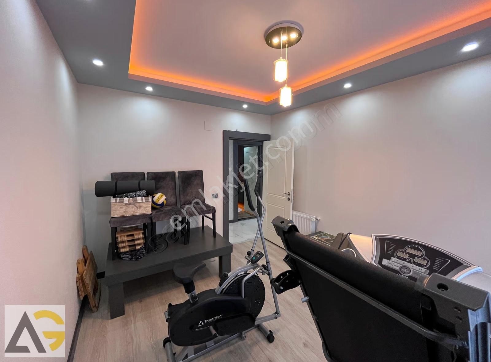 Auradan Mezitli Yaşardoğu Caddesinde Eşyalı Satılık 4+1 Daire - Görsel 8