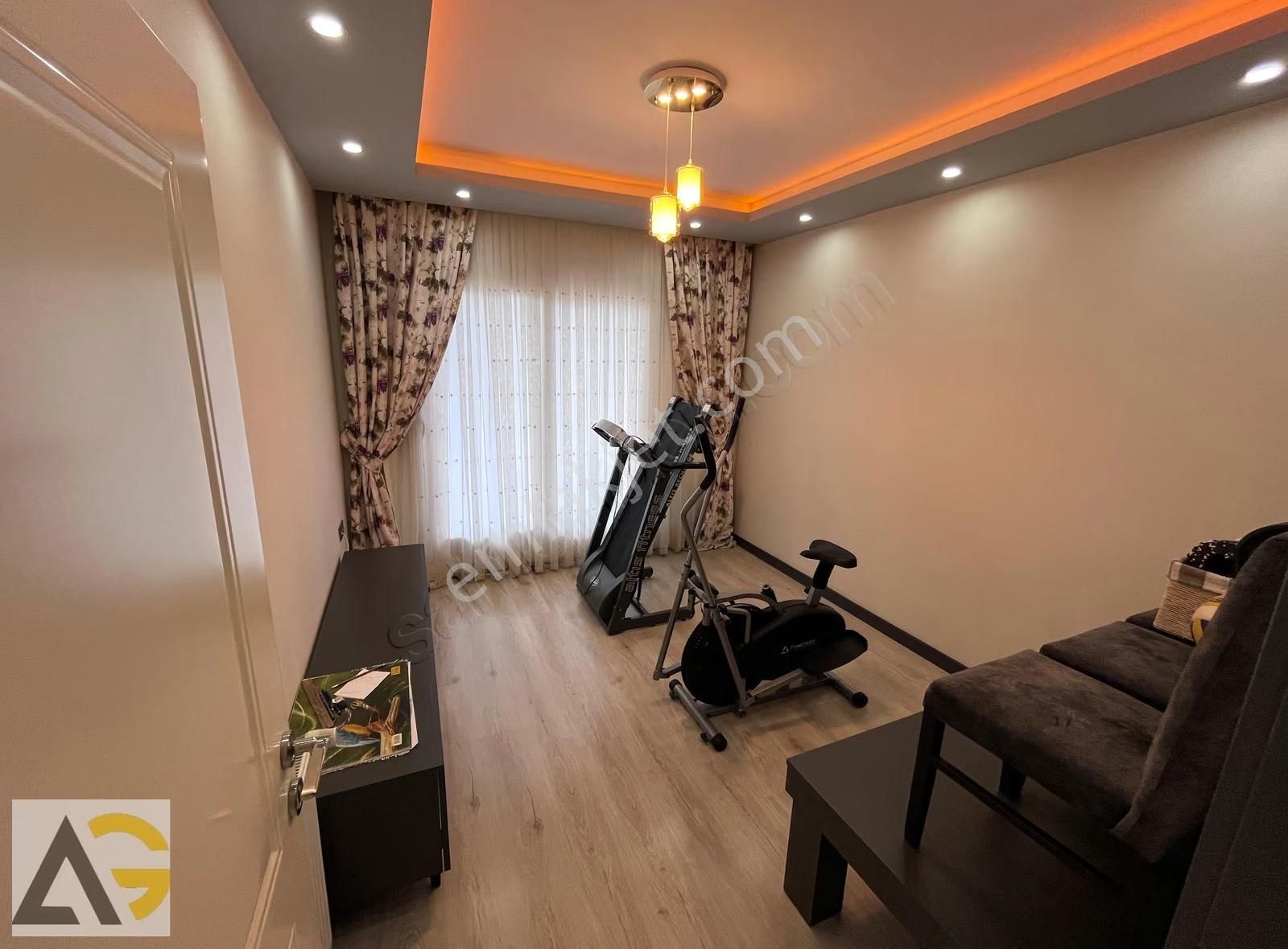 Auradan Mezitli Yaşardoğu Caddesinde Eşyalı Satılık 4+1 Daire - Görsel 9