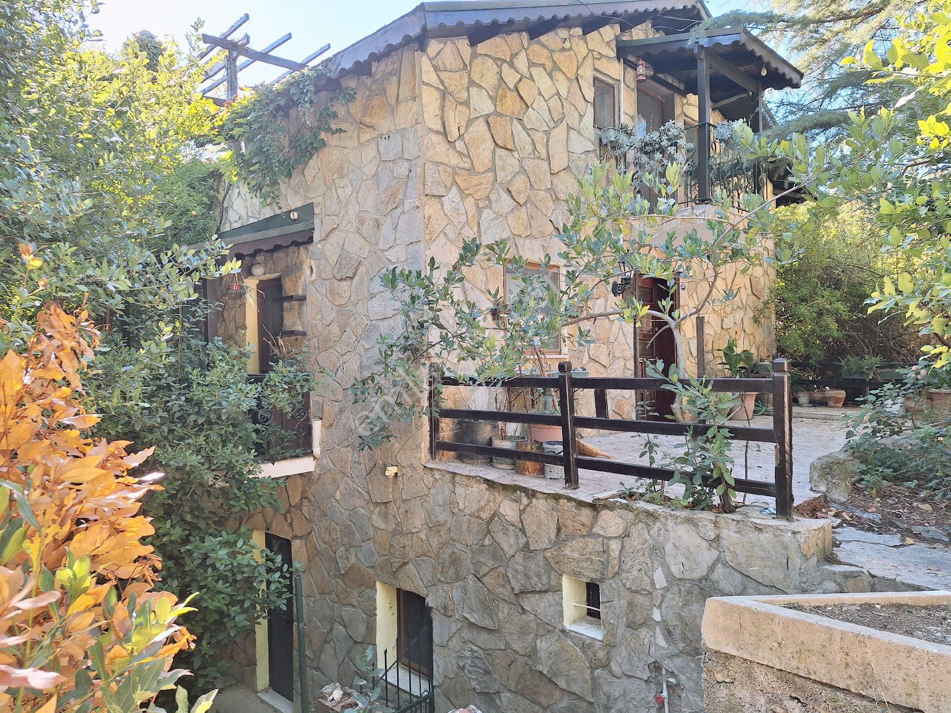 Urla Denizli Mah Huzurlu Ve Yeşillikler İçinde 3+1esyalı Kiralık