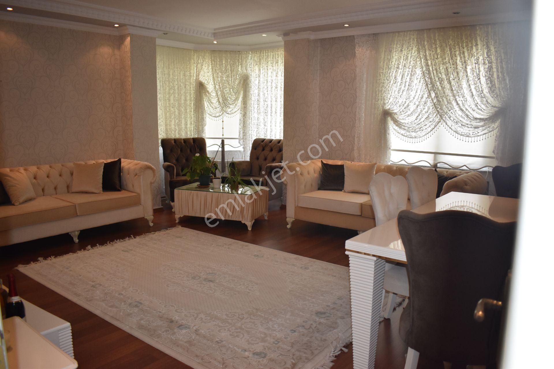 Büyükçekmece Fatih Mah Lüks Yeni Binada Geniş Arakat 3+1 Satılık Daire