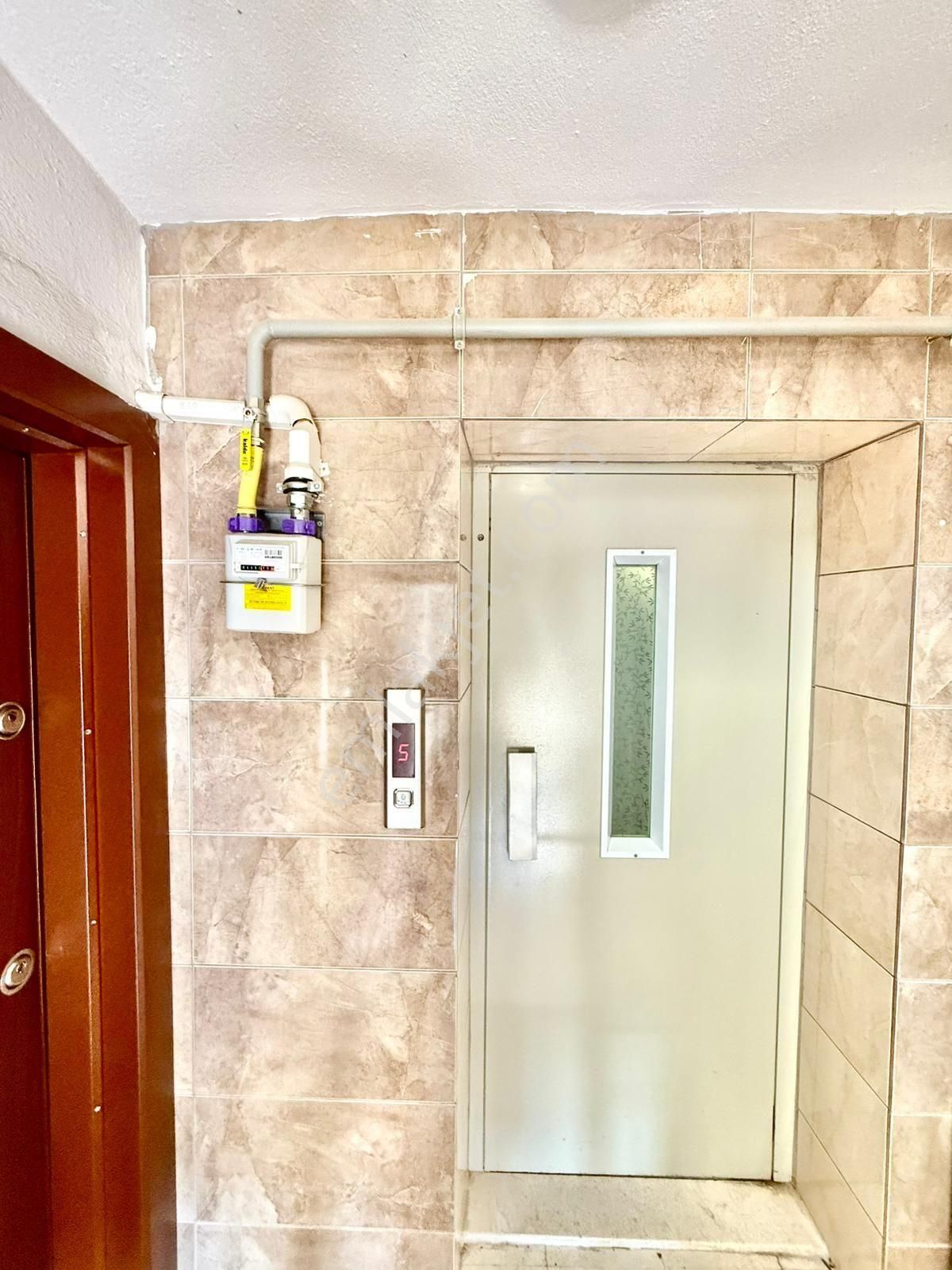 Kuşadası Ege Mahallesinde 3+1 160m2 Asansörlü Sitede - Görsel 29