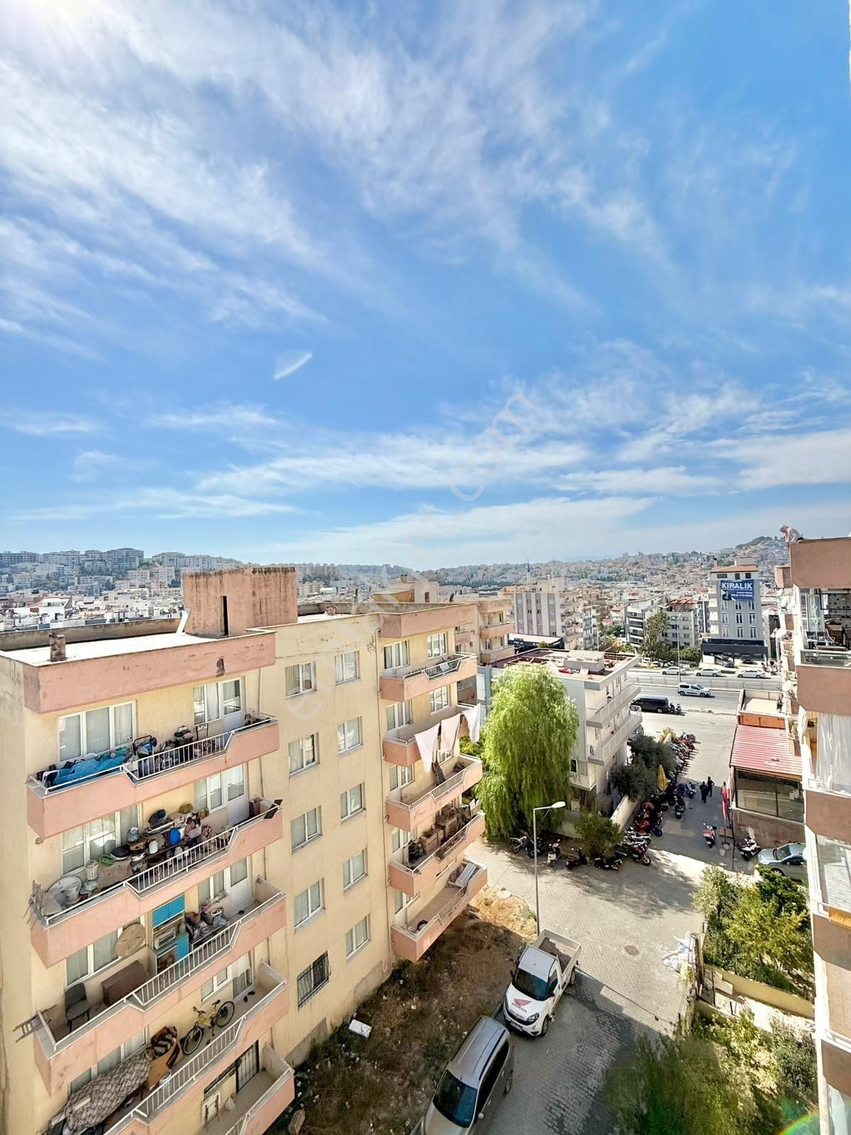 Kuşadası Ege Mahallesinde 3+1 160m2 Asansörlü Sitede - Görsel 3