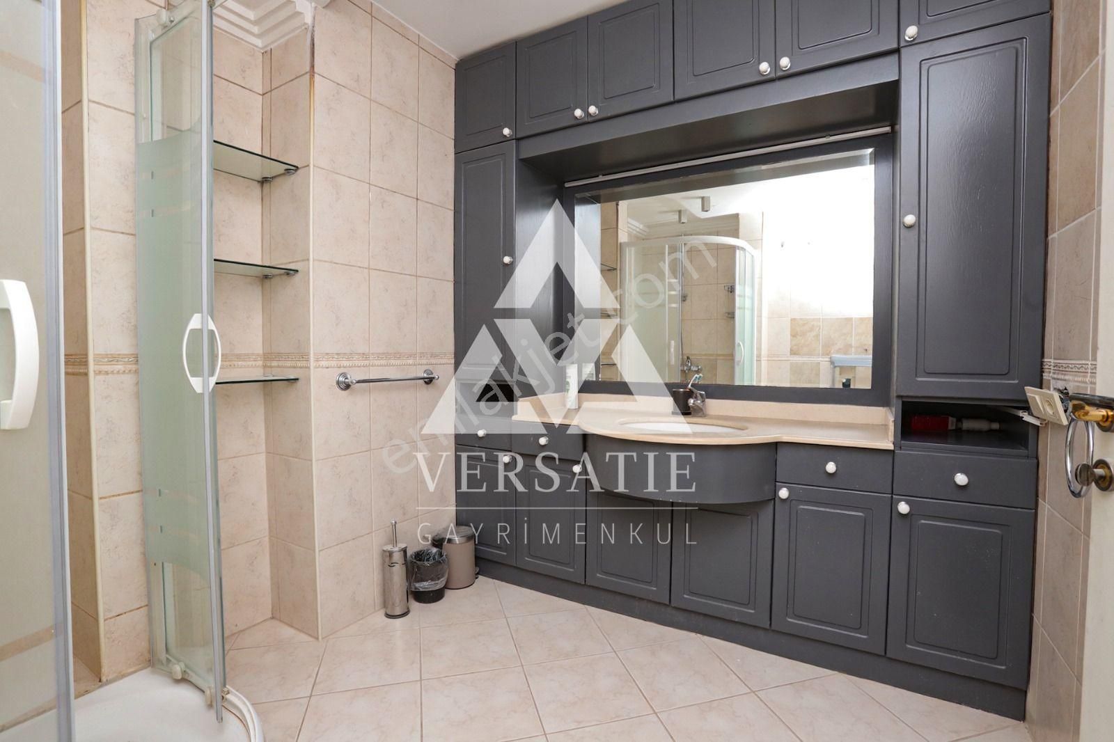 Mediko 2 Sitesinde Manzaralı Kiralık 7+2 Villa - Görsel 7