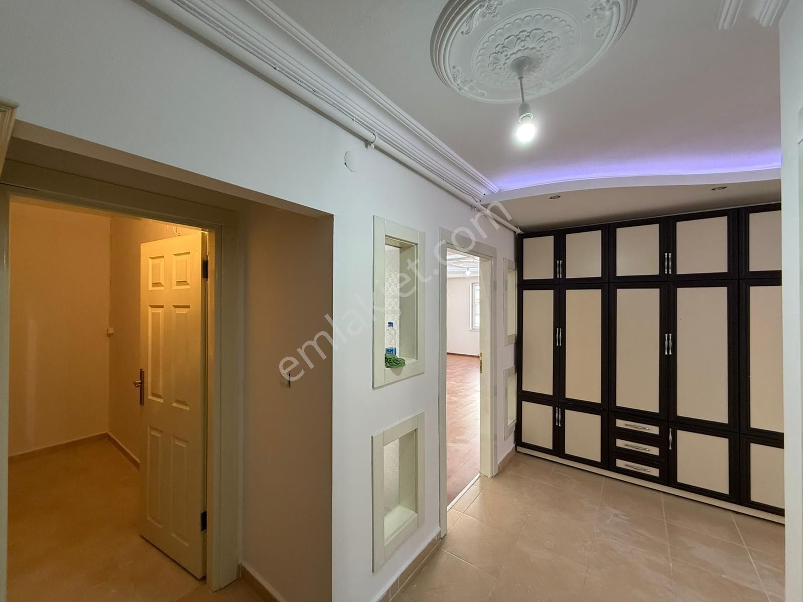 E.gökal Selçuk Çarşı Merkez Mükemmel Konum Geniş ! 4+1 Ara Kat ! - Görsel 27