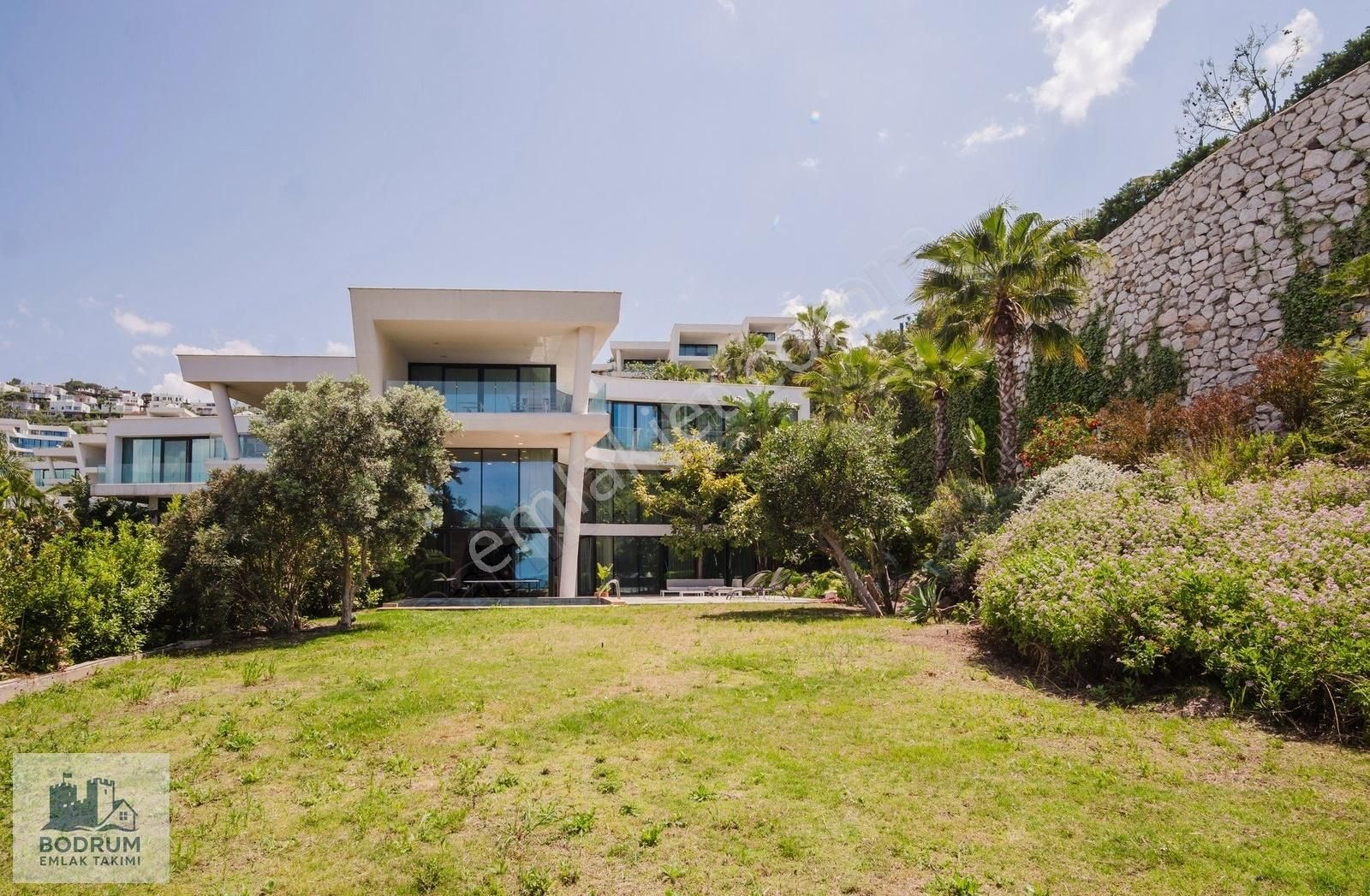 Adabükü 5 Yıldızlı Otel Konseptinde Denize Sıfır Satılık 4+1 - Görsel 12