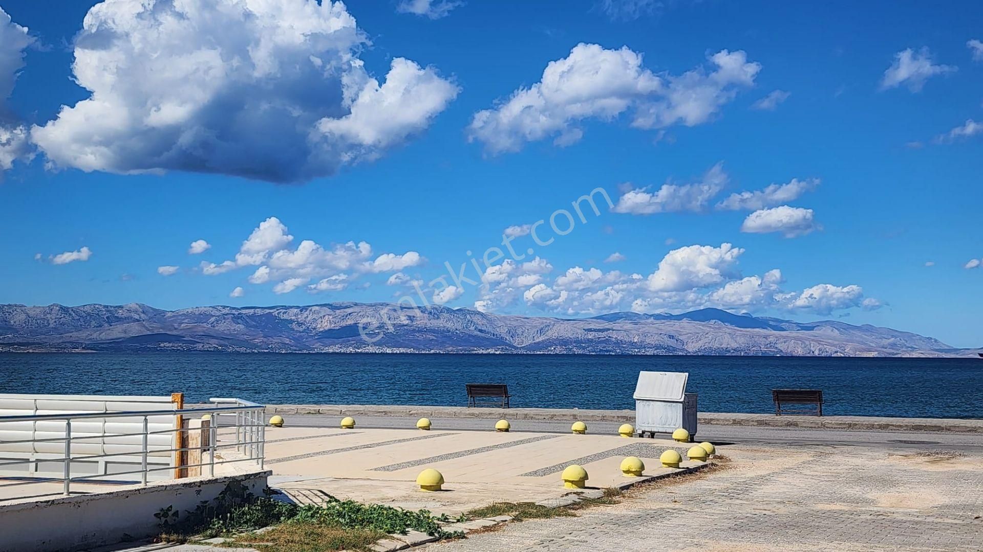 Çeşme Çiftlikköy Sahilin Hemen Yanıbaşında - Görsel 18