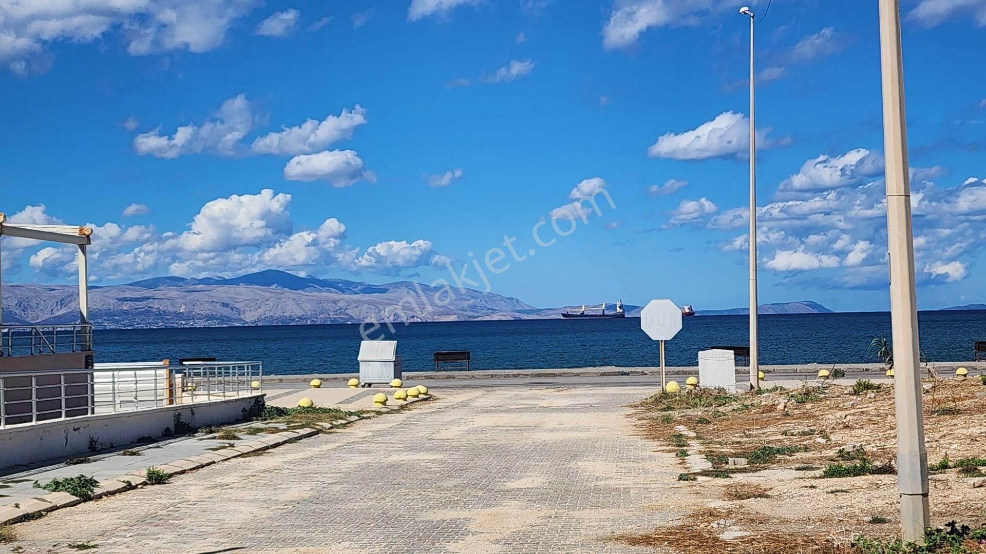 Çeşme Çiftlikköy Sahilin Hemen Yanıbaşında - Görsel 16