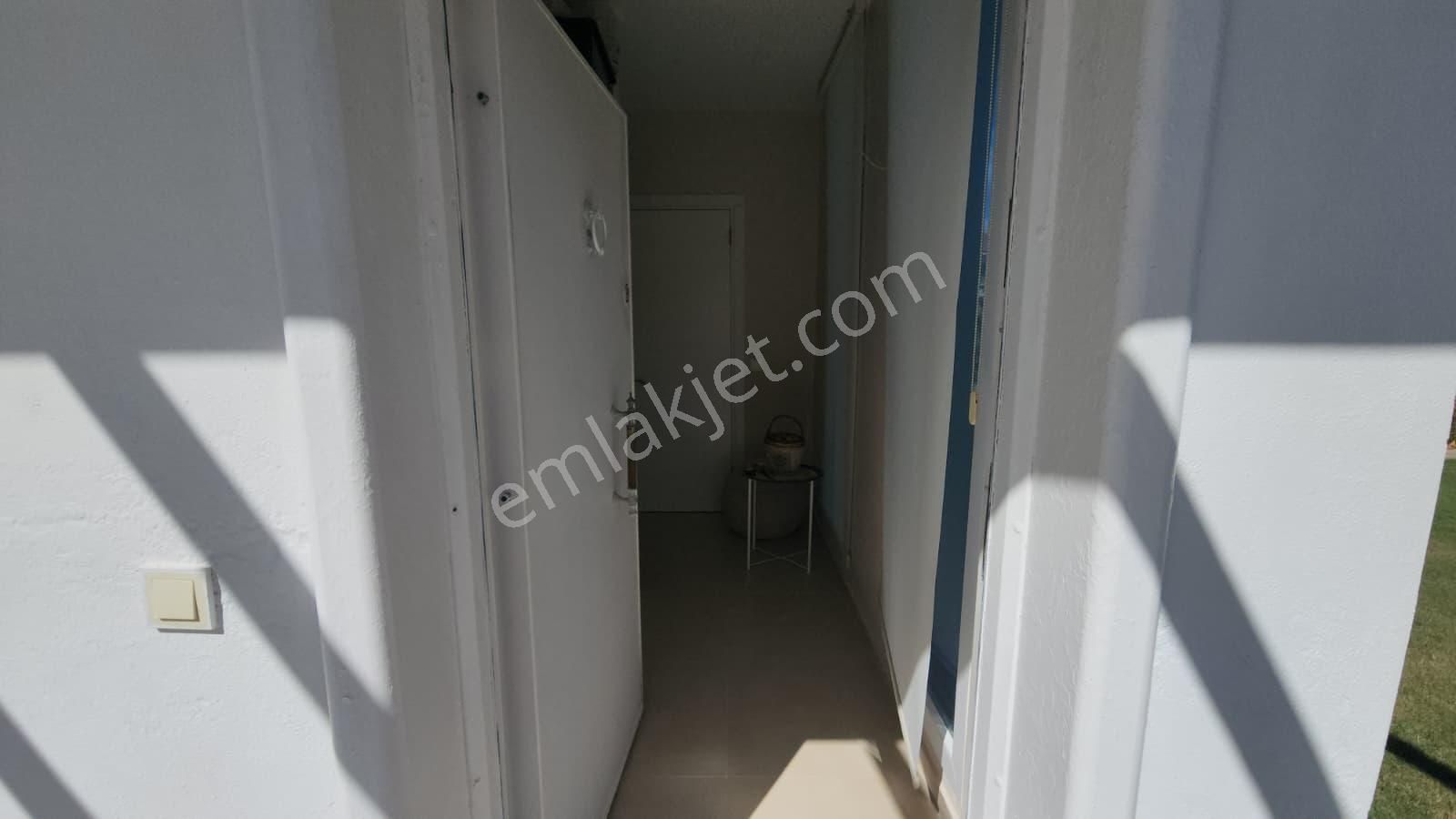 Çeşme Çiftlikköy Sahilin Hemen Yanıbaşında - Görsel 26