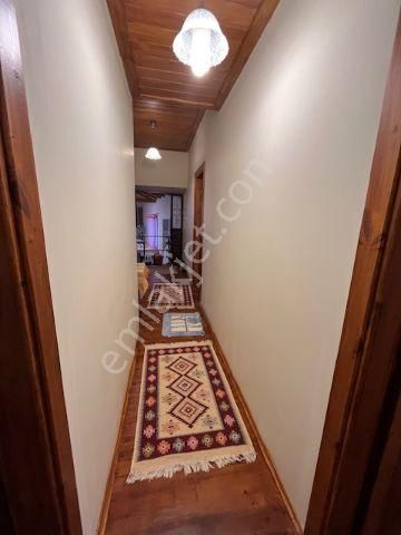 Gelebeç Aziz Nikolas Kilisesi Yanında Çok Özel Konumda Bahçeli Ev - Görsel 16