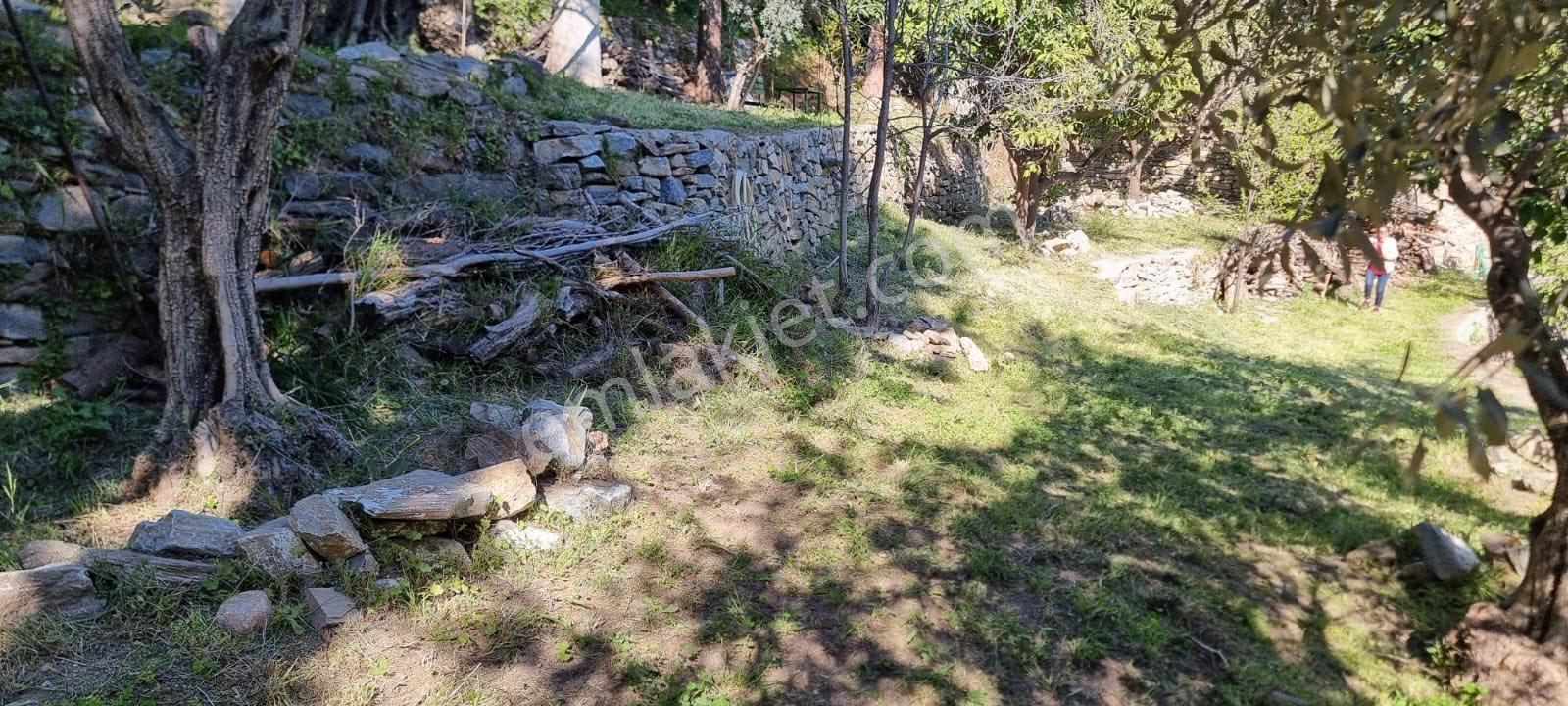 Gelebeç Aziz Nikolas Kilisesi Yanında Çok Özel Konumda Bahçeli Ev - Görsel 9