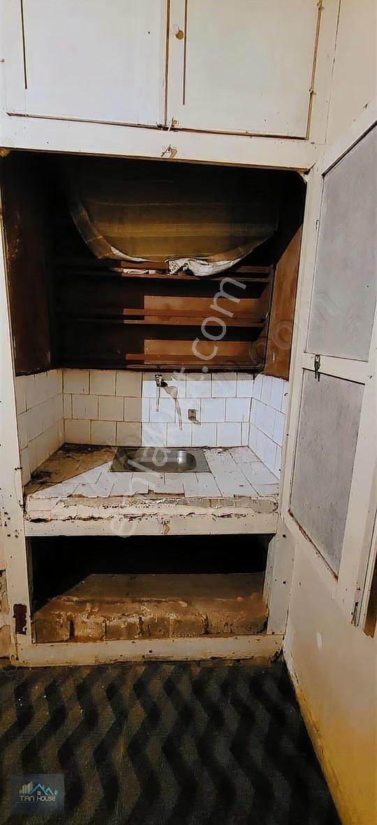 Tan Emlaktan Tarihi Çarşıda Kiralık Müstakil Ev - Görsel 18