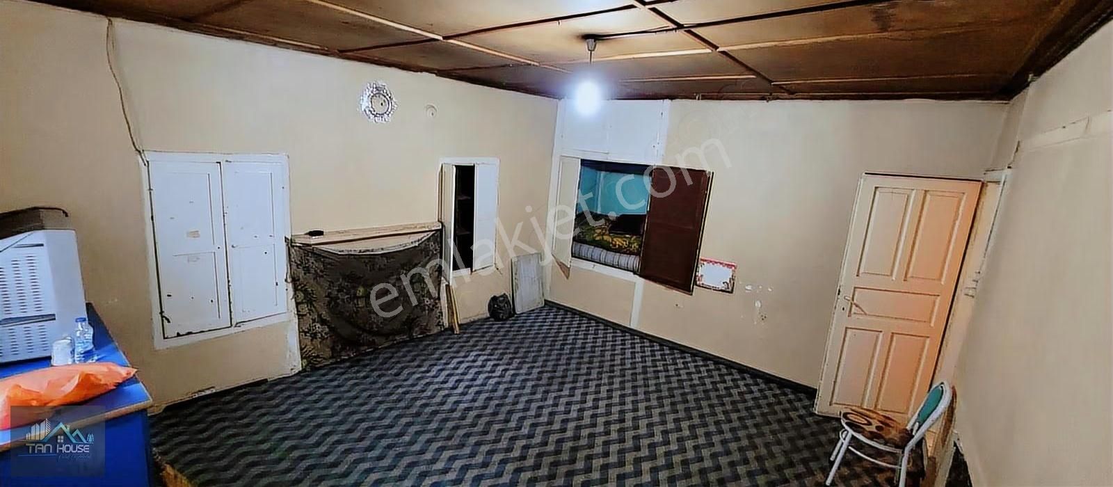 Tan Emlaktan Tarihi Çarşıda Kiralık Müstakil Ev - Görsel 19