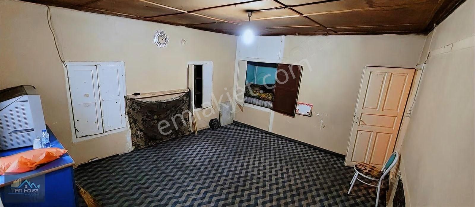 Tan Emlaktan Tarihi Çarşıda Kiralık Müstakil Ev - Görsel 20