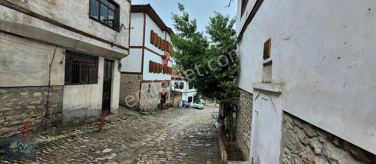 Tan Emlaktan Tarihi Çarşıda Kiralık Müstakil Ev - Görsel 3