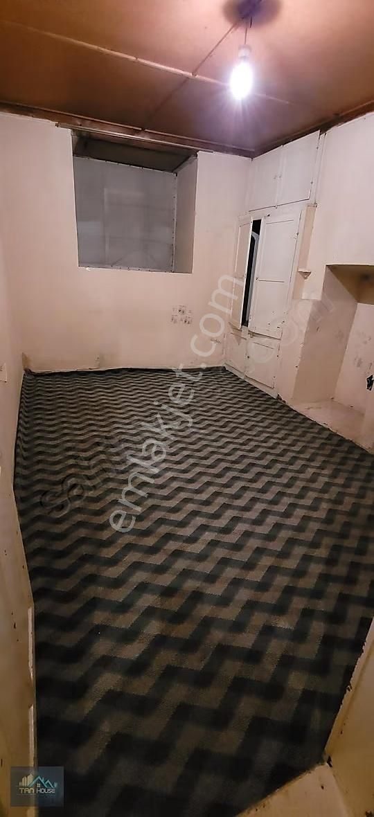 Tan Emlaktan Tarihi Çarşıda Kiralık Müstakil Ev - Görsel 17