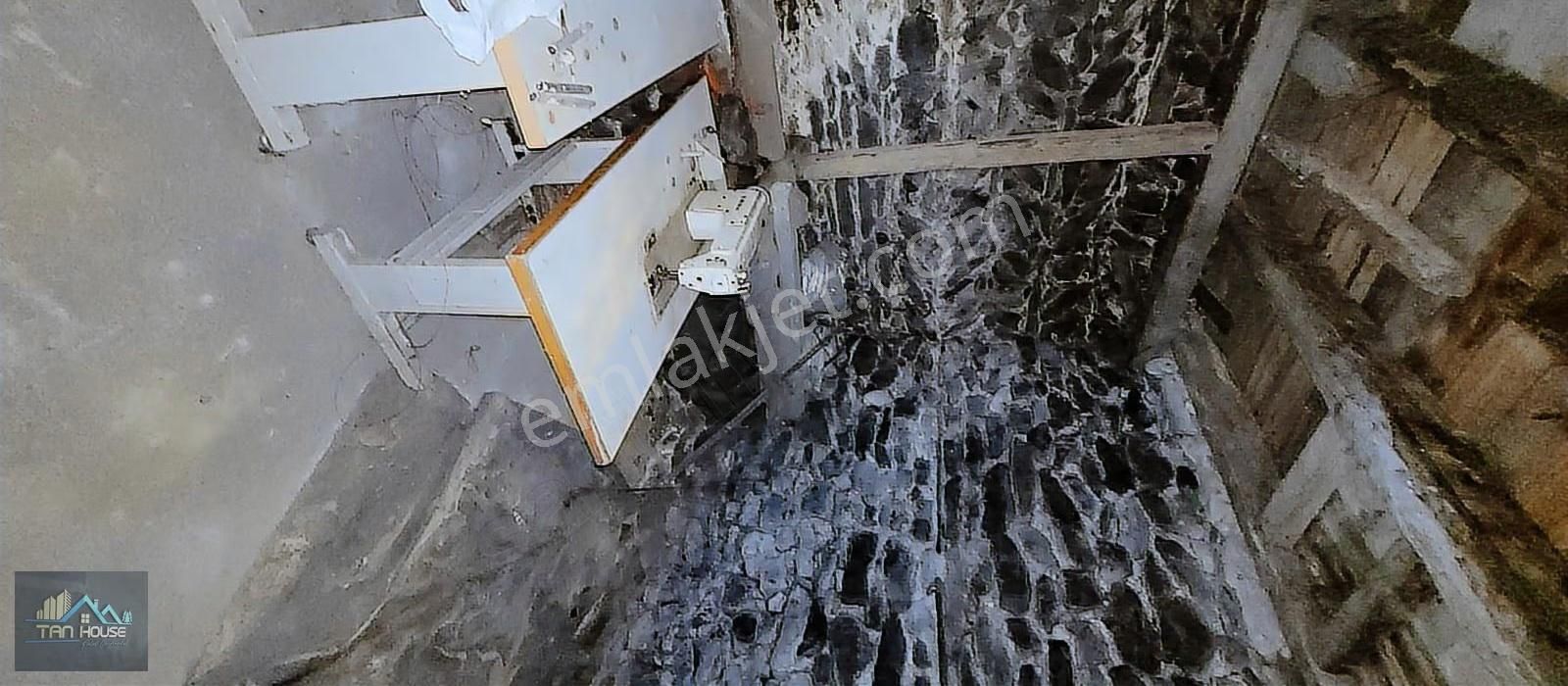 Tan Emlaktan Tarihi Çarşıda Kiralık Müstakil Ev - Görsel 4