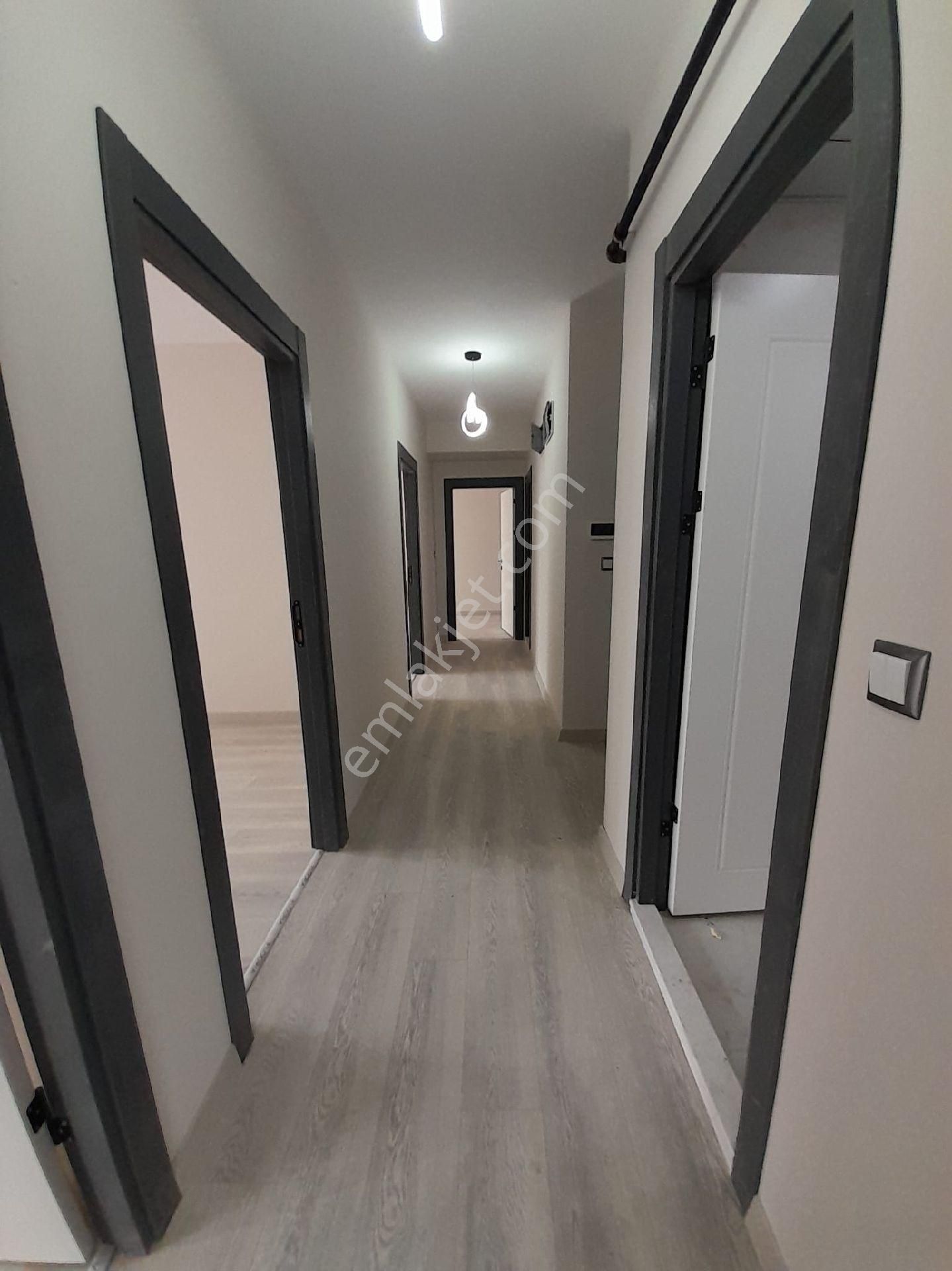 Esentepe Mahallesi Eğitimciler Caddesi Dibi Satılık 3+1