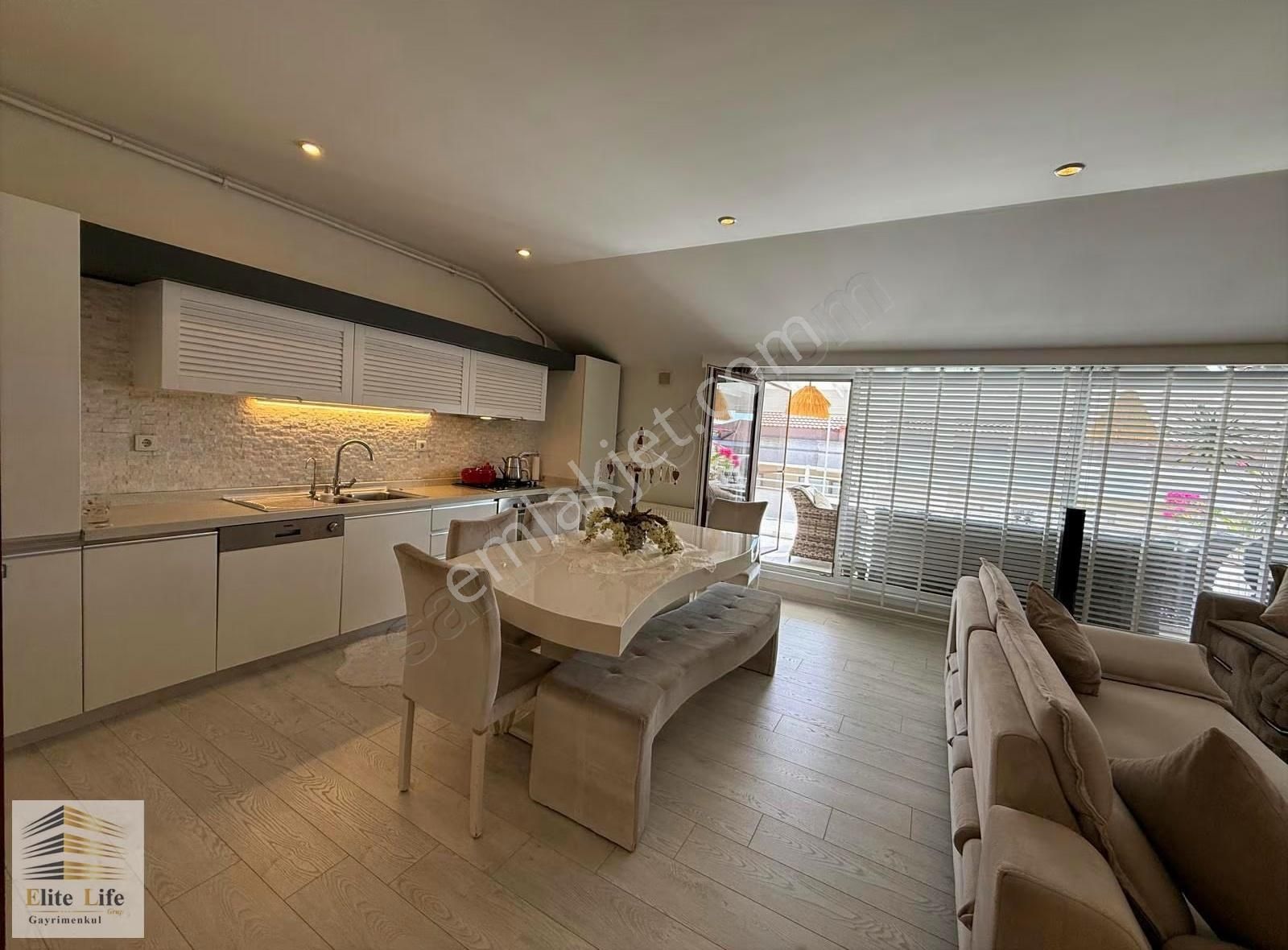 Rose Marıne Sitesinde 150 M2 2+1 Teras Kat Deniz Manzaralı Daire - Görsel 7