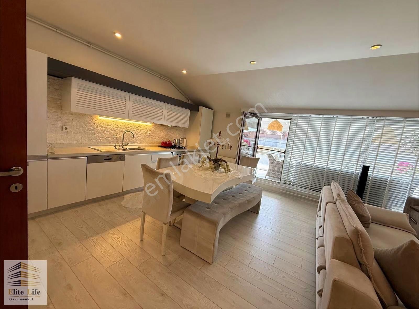 Rose Marıne Sitesinde 150 M2 2+1 Teras Kat Deniz Manzaralı Daire - Görsel 14