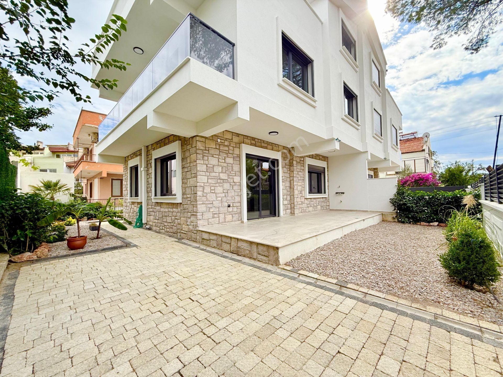 ▶▶akçay Körfez'den Konumuna Bayılacağınız Denize 20 Adım 4+1 Satılık Villa - Görsel 3