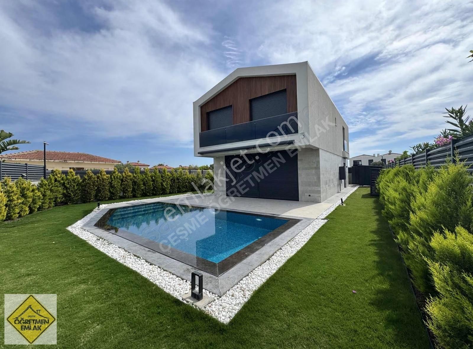 Çeşme Alaçatı Da Köşe Parsel Tam Müstakil Muhteşem Satılık Villa - Görsel 18