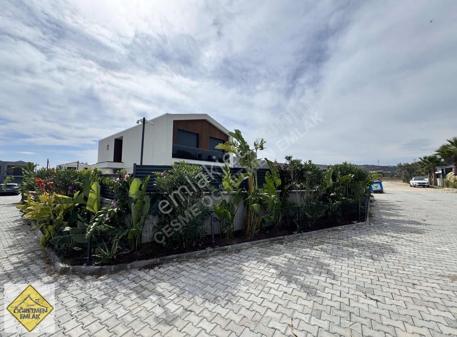 Çeşme Alaçatı Da Köşe Parsel Tam Müstakil Muhteşem Satılık Villa - Görsel 31