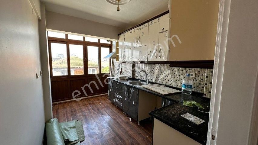 Bayraklı Emek Mahallesinde 3+1 Avantajlı Satılık Daire - Görsel 3