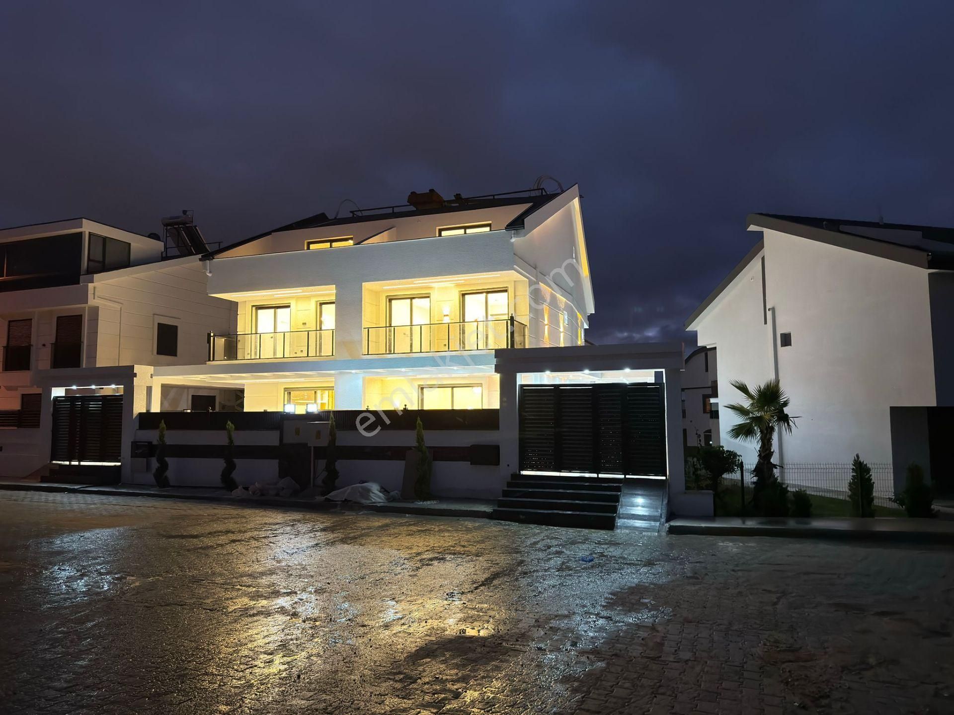 Didim Hisar Mah. 4+1 Ayrı Mutfaklı 2 Adet Teraslı Ve Havuzlu Akıllı Sistemli Villamız Satışdadır - Görsel 9