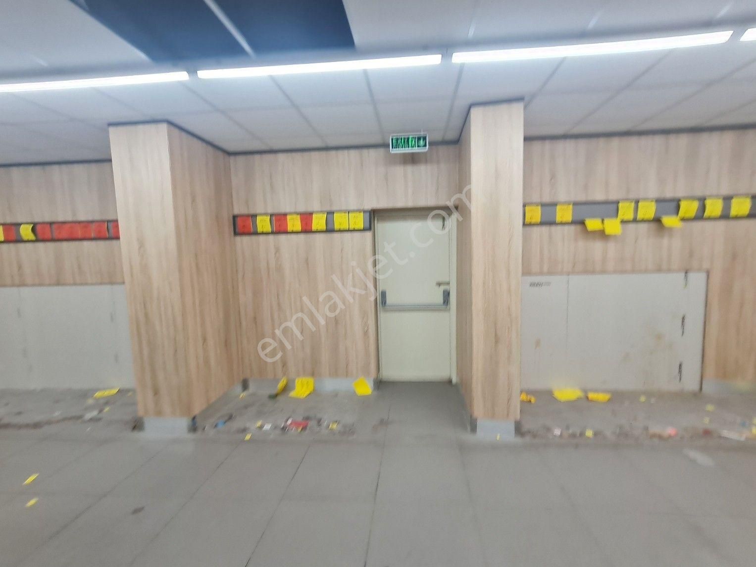 Kadıköy Acıbademde Yüksek Arsa Paylı Satılık Dükkan - Görsel 12