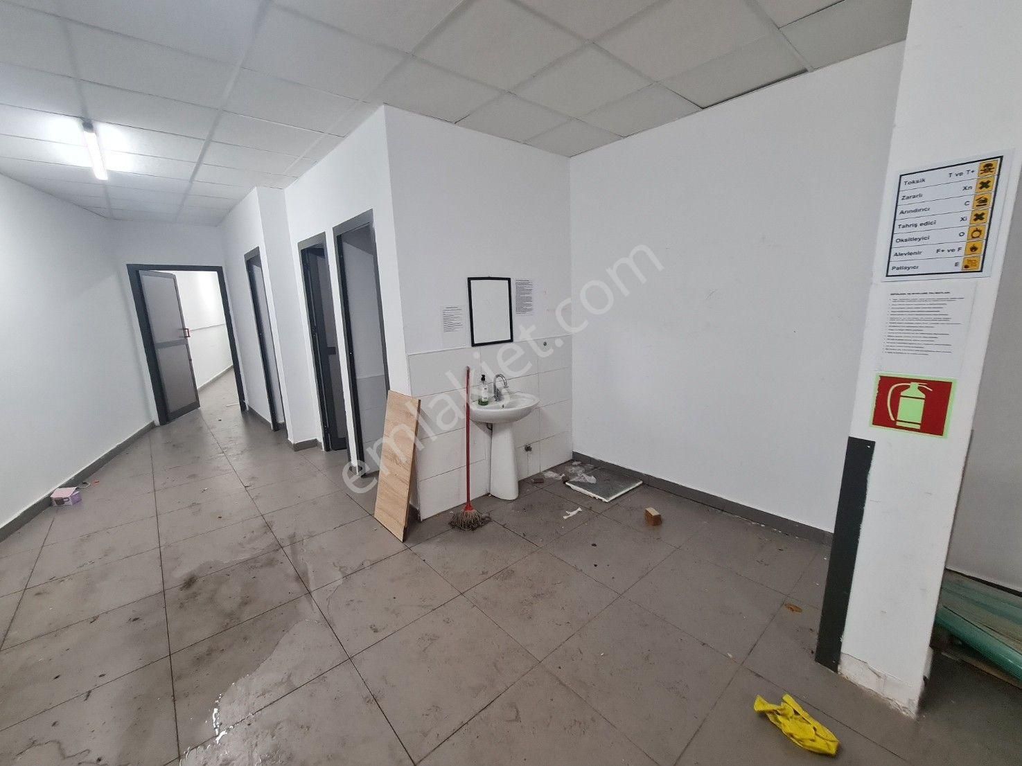 Kadıköy Acıbademde Yüksek Arsa Paylı Satılık Dükkan - Görsel 27