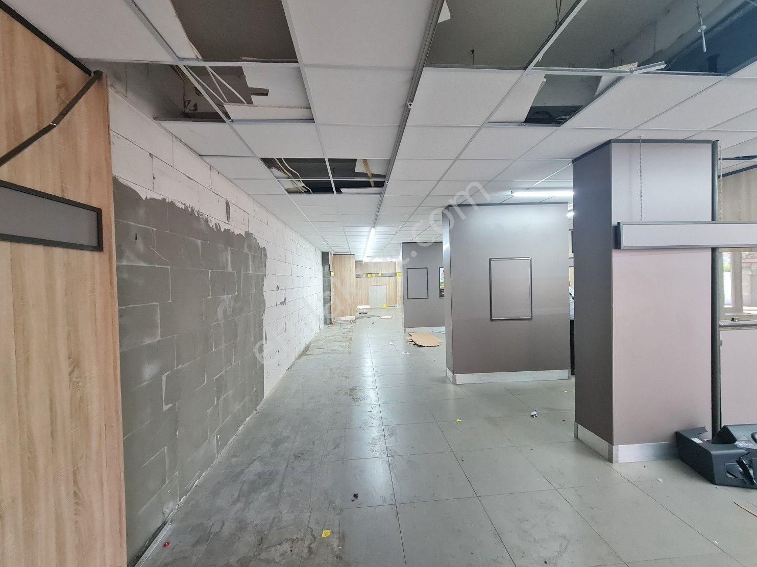 Kadıköy Acıbademde Yüksek Arsa Paylı Satılık Dükkan - Görsel 22