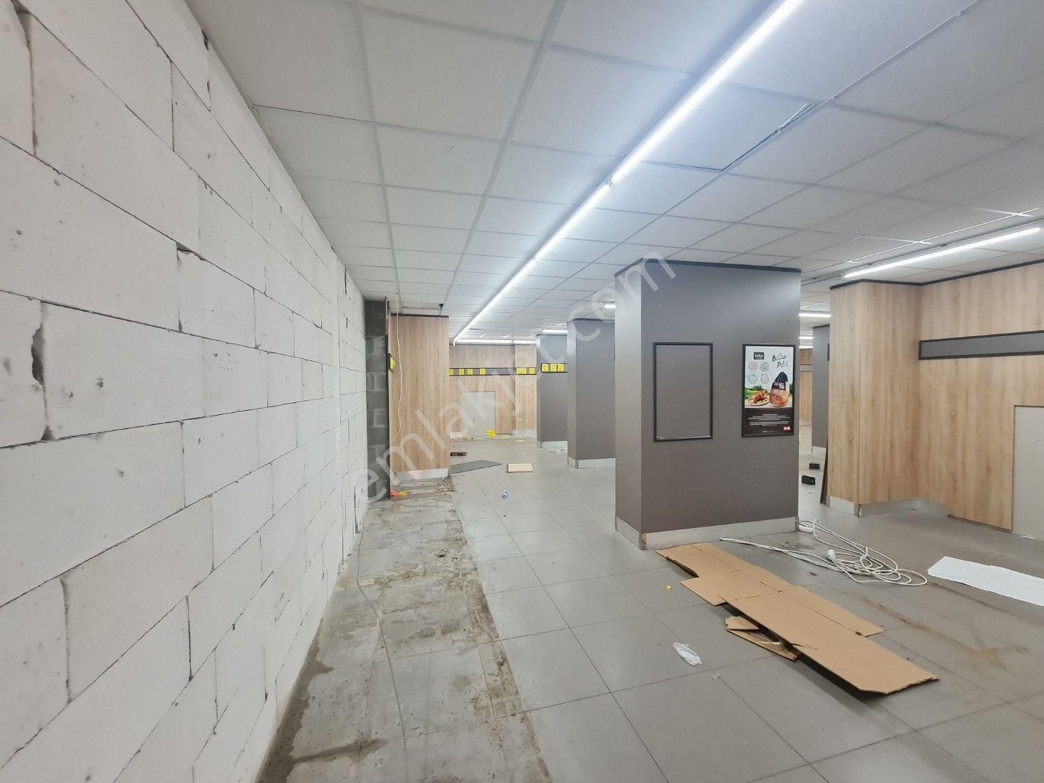 Kadıköy Acıbademde Yüksek Arsa Paylı Satılık Dükkan - Görsel 21