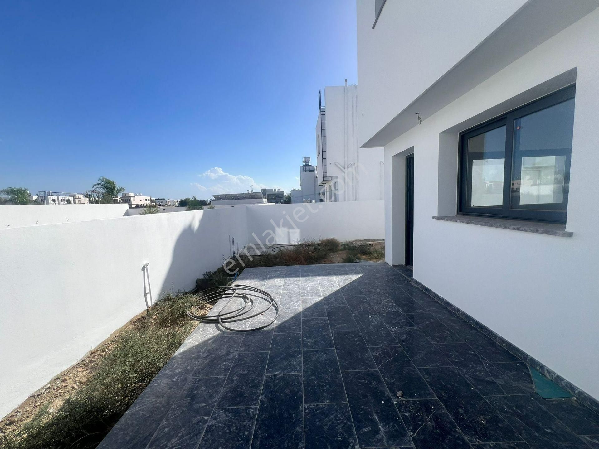 Lefkoşa Gönyeli'de Türk Koçanlı Satılık 3+1 Modern Villa !! - Görsel 15