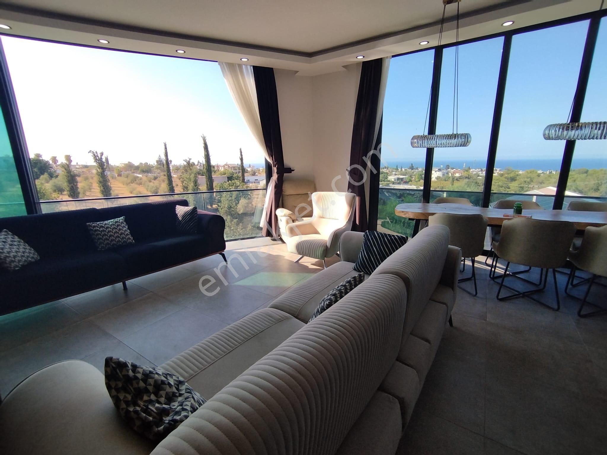 Girne Çatalköy'de Deniz Manzaralı, Özel Havuzlu Ve Full Eşyalı Satılık 3+1 Villa !! - Görsel 2