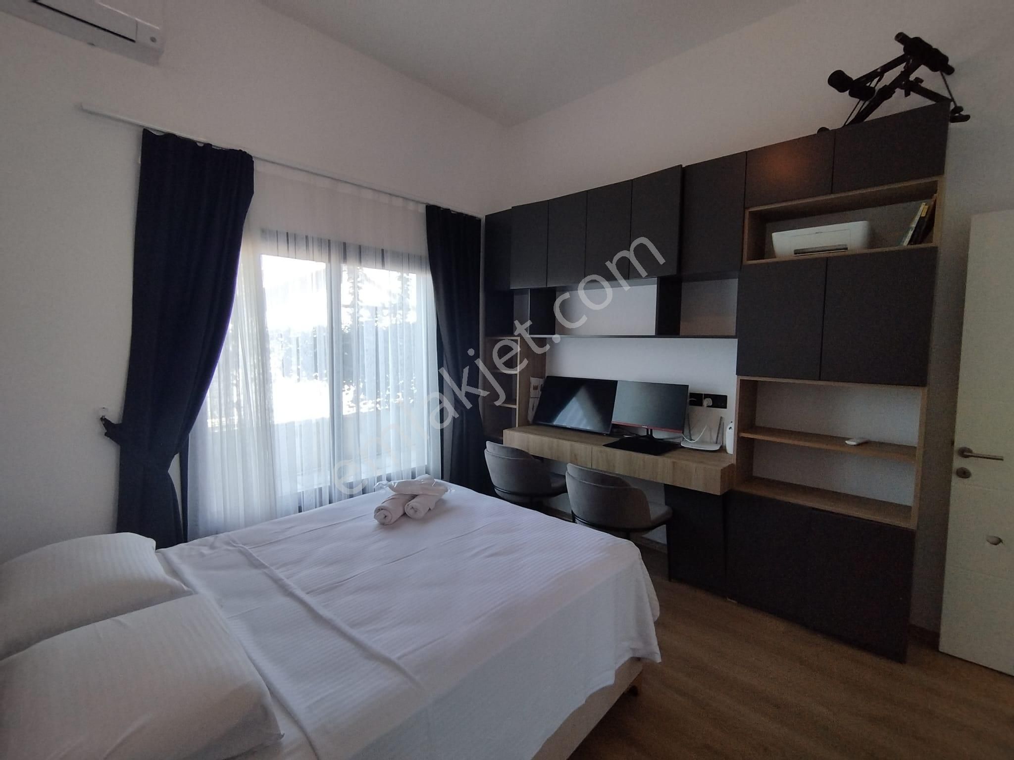 Girne Çatalköy'de Deniz Manzaralı, Özel Havuzlu Ve Full Eşyalı Satılık 3+1 Villa !! - Görsel 12