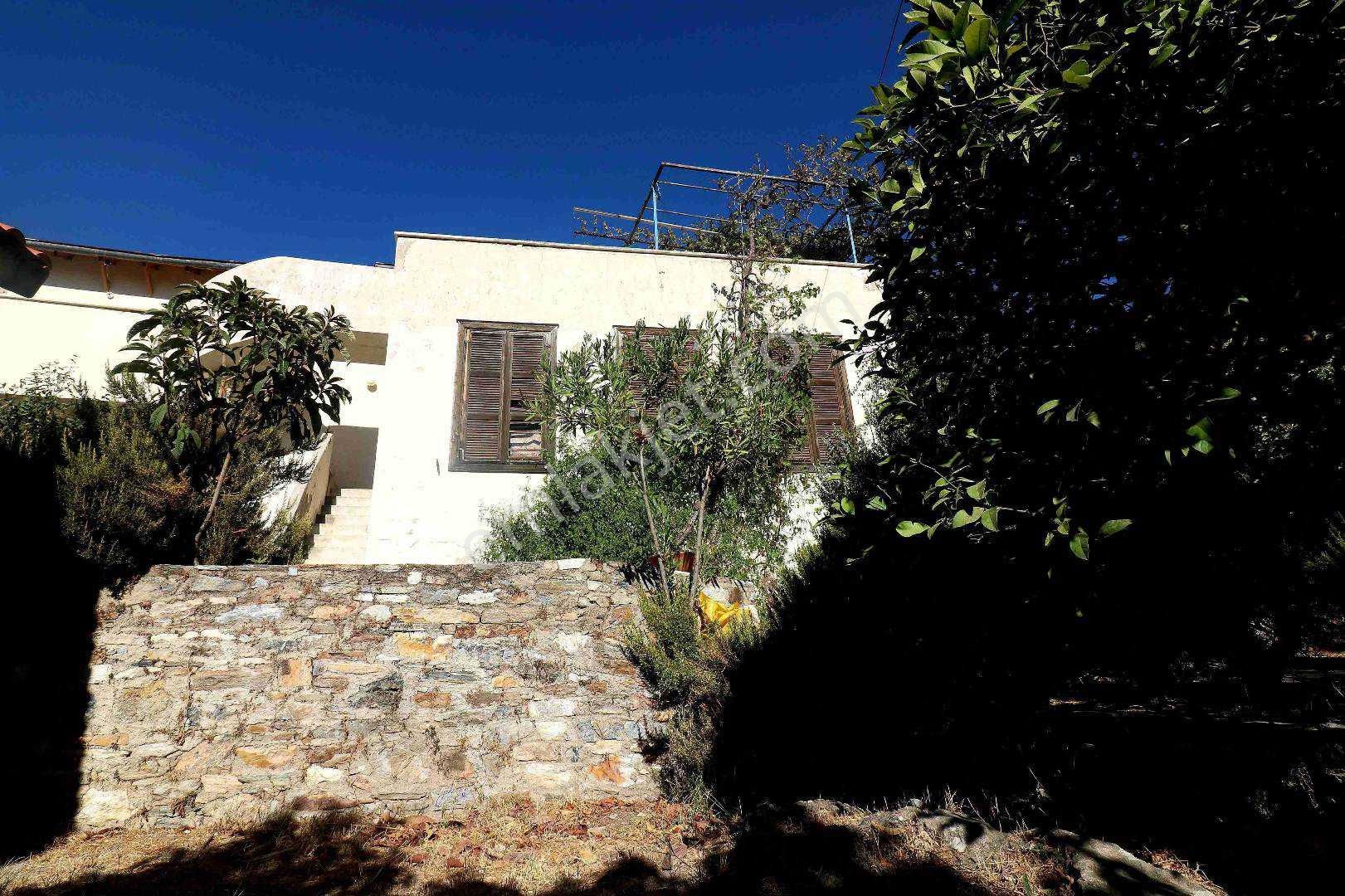 ''domatıa'' Eskıdoğanbey De Genış Arsalı Müstakıl Ev - Görsel 2