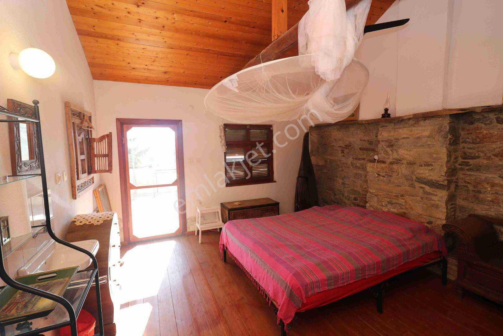 ''domatıa'' Eskıdoğanbey De Genış Arsalı Müstakıl Ev - Görsel 6