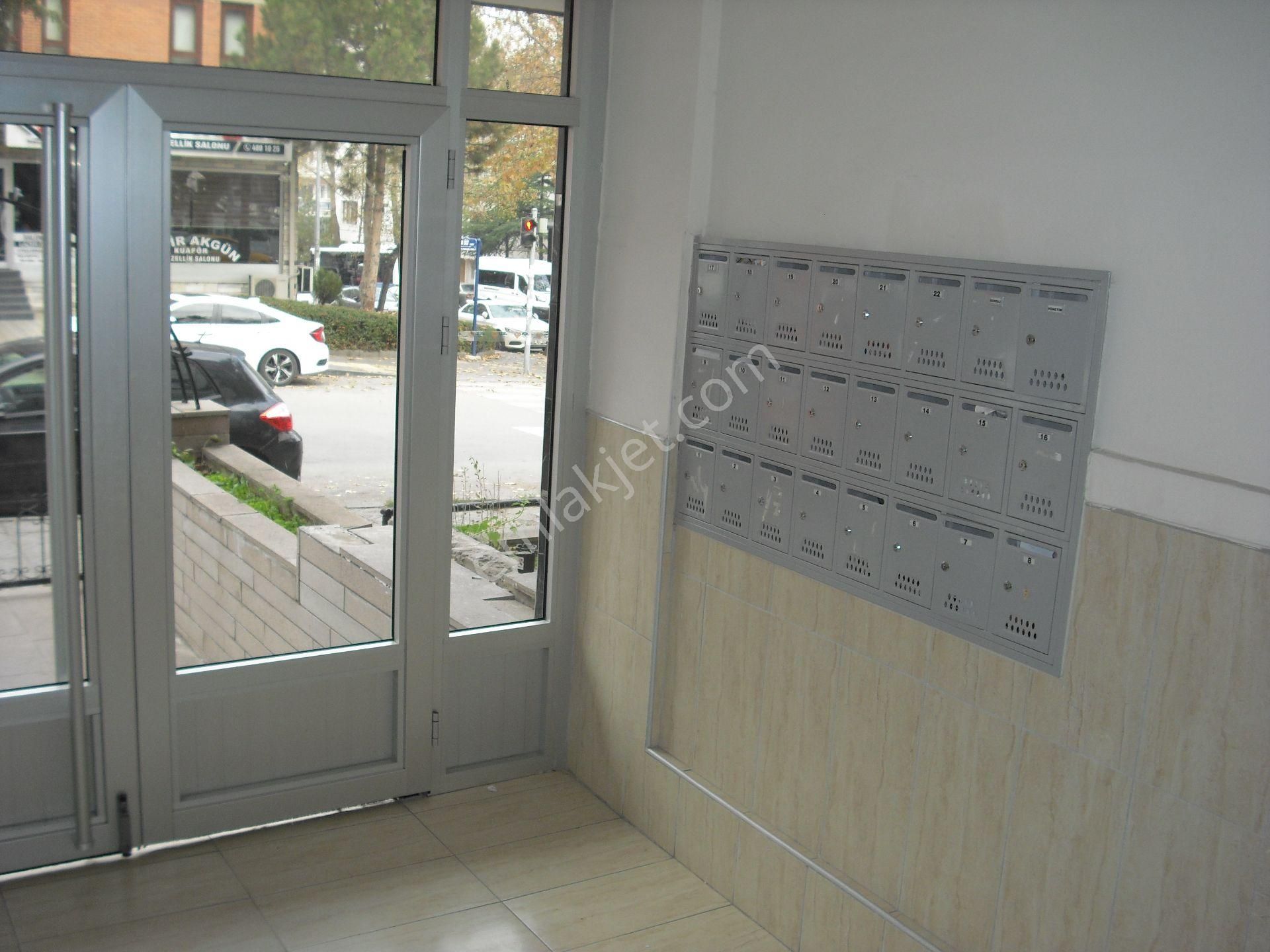 Möbleli Dikmen Ç.emeç Bulvarına Çok Yakın Hürriyet Caddesinde 3+1 Kombili - Görsel 31