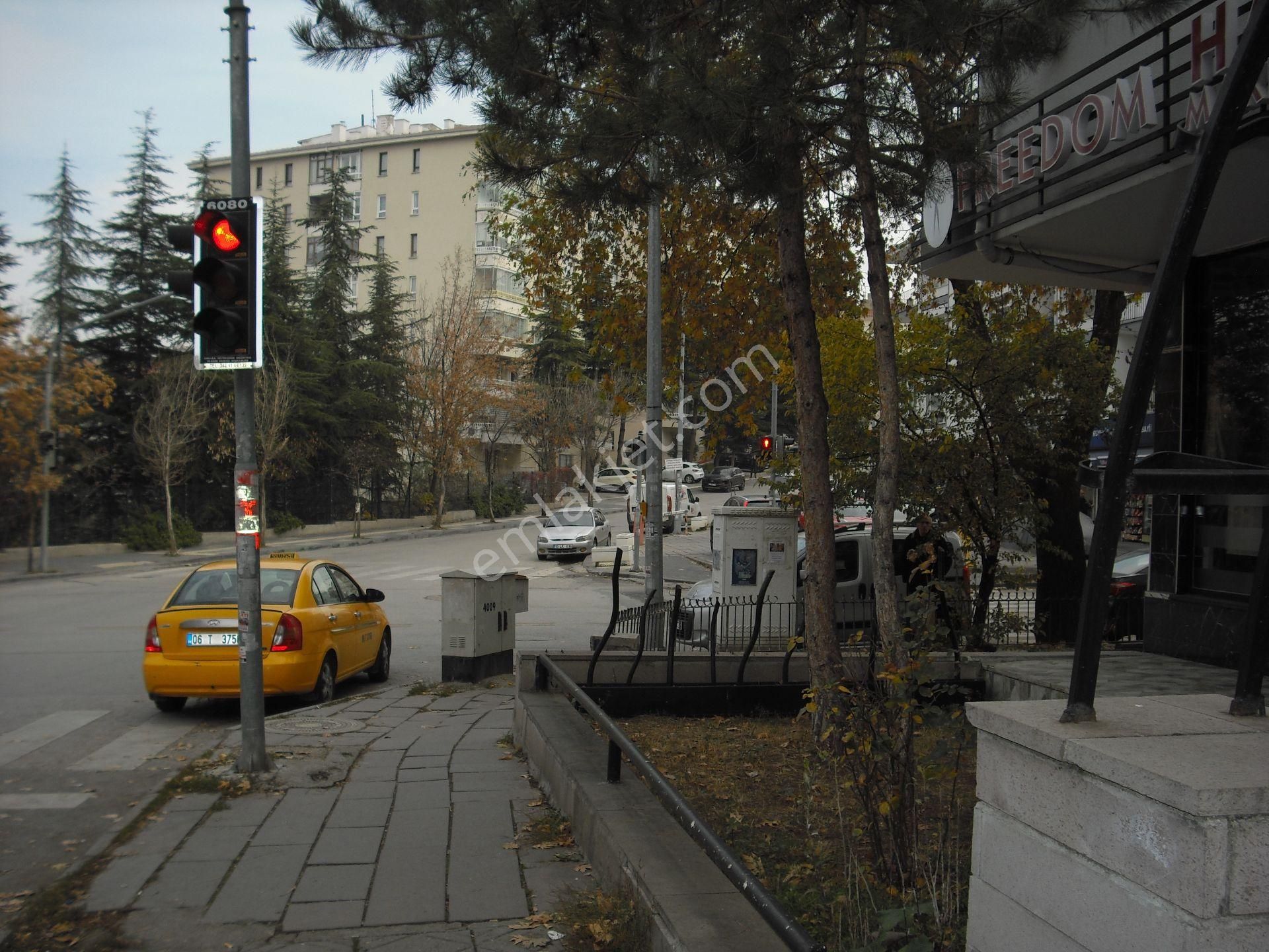 Möbleli Dikmen Ç.emeç Bulvarına Çok Yakın Hürriyet Caddesinde 3+1 Kombili - Görsel 25