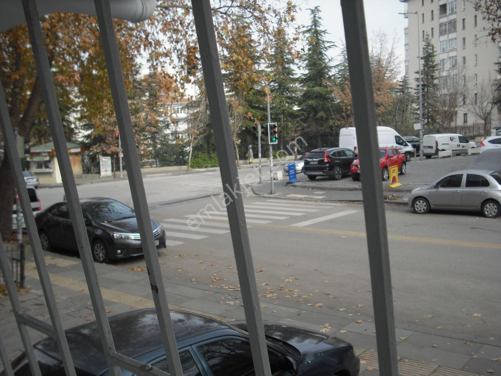 Möbleli Dikmen Ç.emeç Bulvarına Çok Yakın Hürriyet Caddesinde 3+1 Kombili - Görsel 20