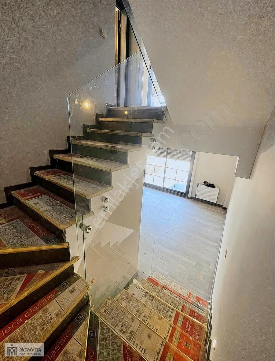 Mendereste Satılık Tripleks 3+1 Müstakil Bahçeli Havuzlu Villa - Görsel 4