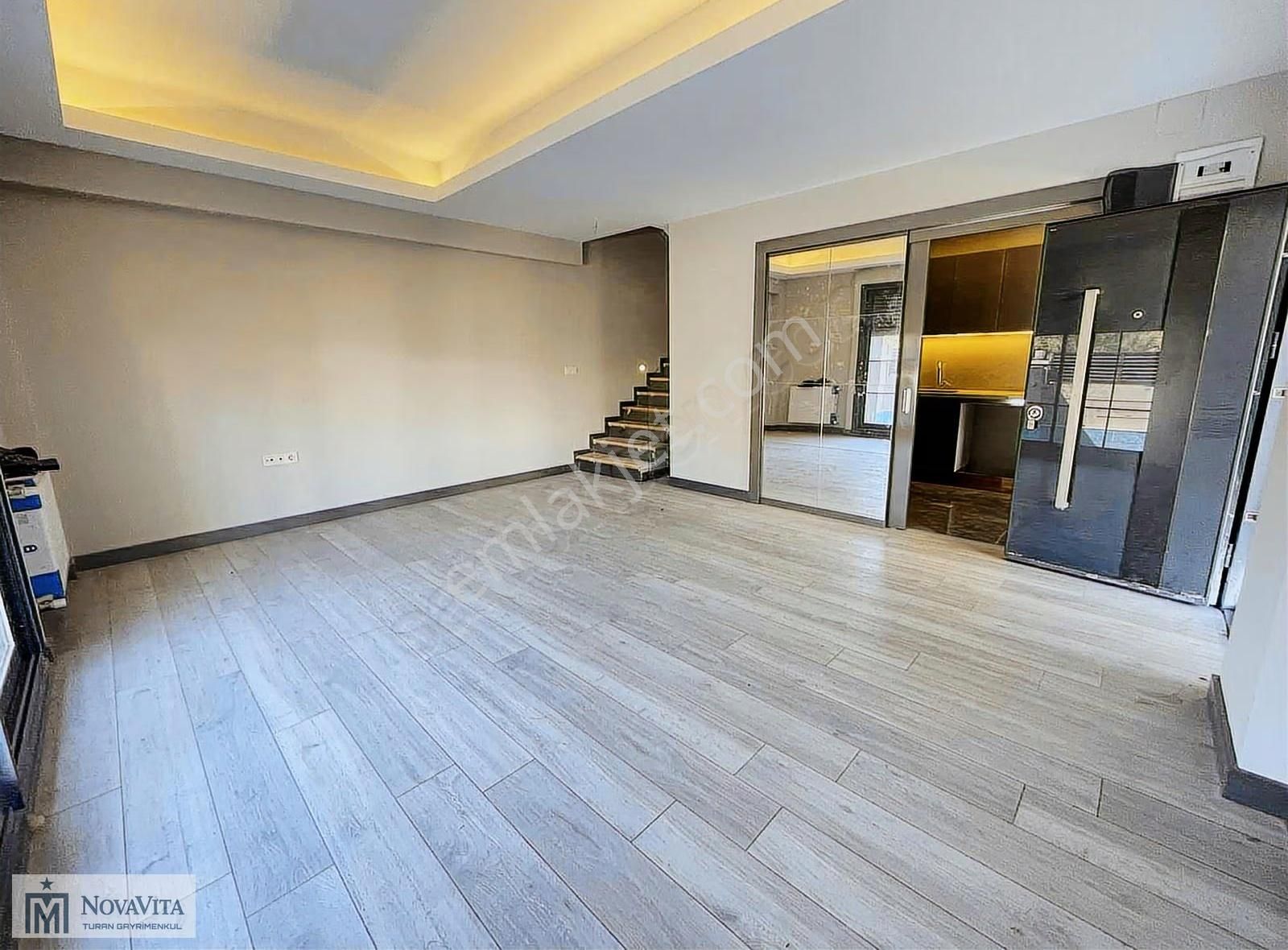 Mendereste Satılık Tripleks 3+1 Müstakil Bahçeli Havuzlu Villa - Görsel 3