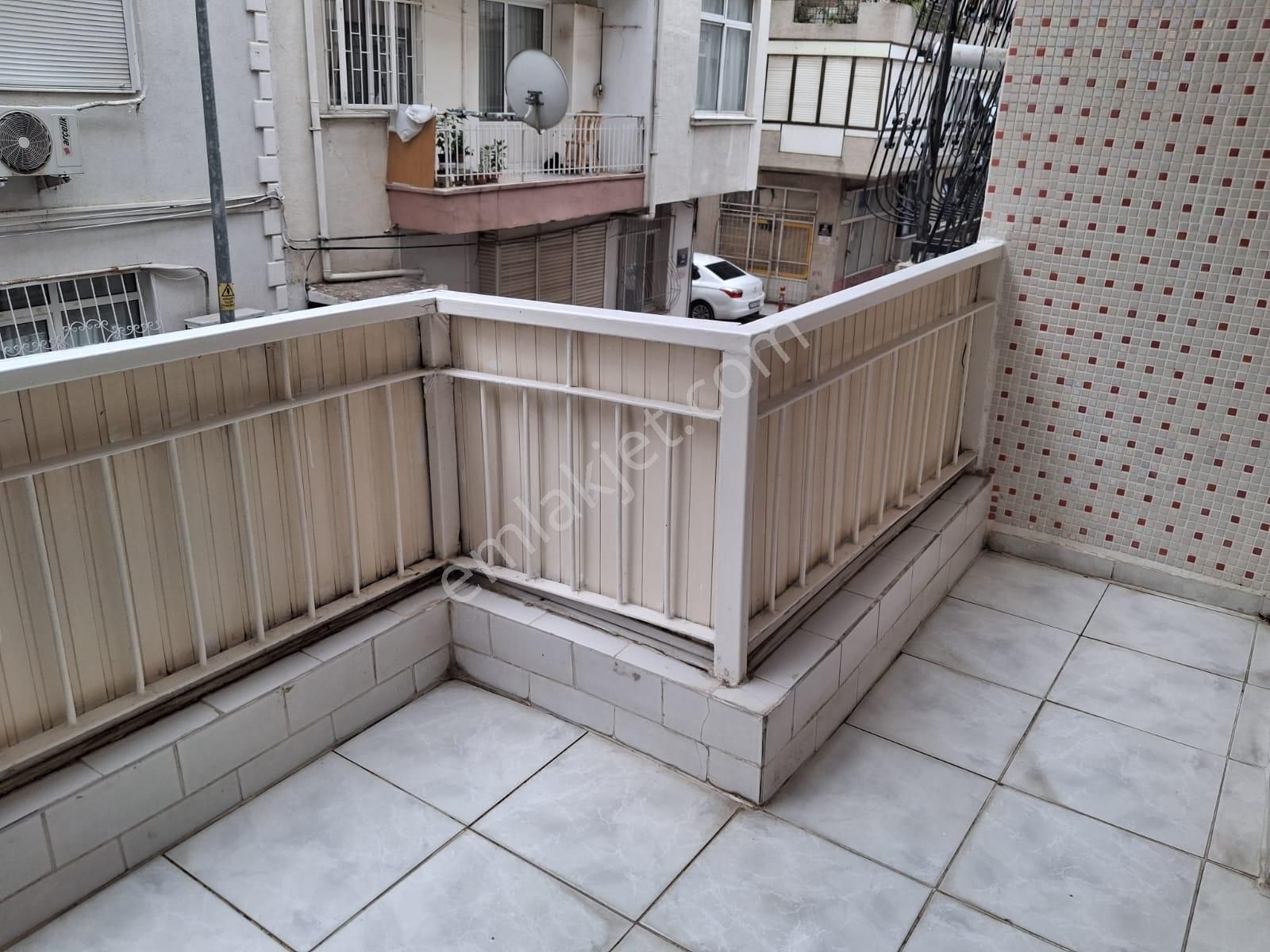 Güzelyalıda 24 Sokakda 2 Ci Kat Herkatta Tek Daire Aydınlık Ferah Daire - Görsel 24